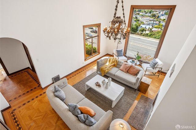 1135 Portola Drive, San Francisco, CA 94127