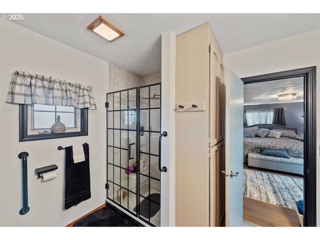 527 W 4TH St, Coquille, OR 97423