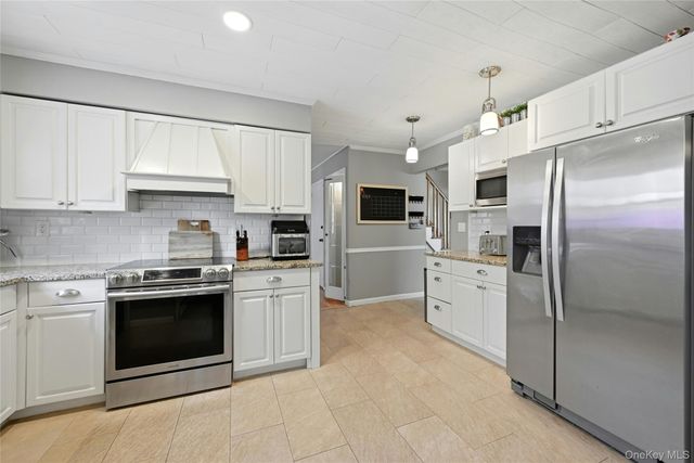 6 Butler Place, Northport, NY 11768