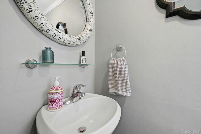 6 Butler Place, Northport, NY 11768