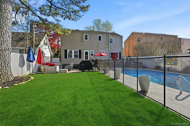 6 Butler Place, Northport, NY 11768