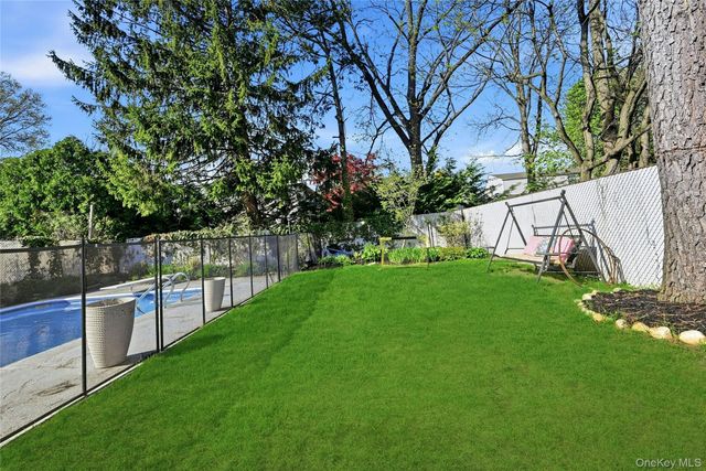 6 Butler Place, Northport, NY 11768