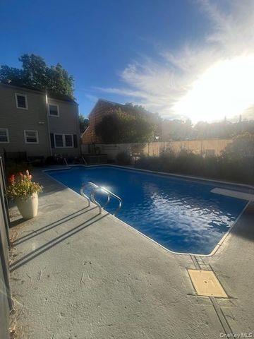 6 Butler Place, Northport, NY 11768