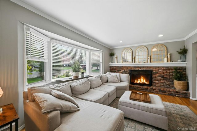 6 Butler Place, Northport, NY 11768