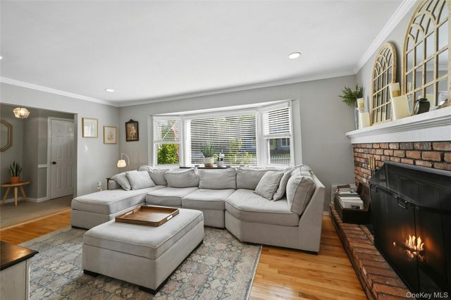 6 Butler Place, Northport, NY 11768