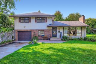 401 Johnson Parkway, Saint Paul, MN 55106