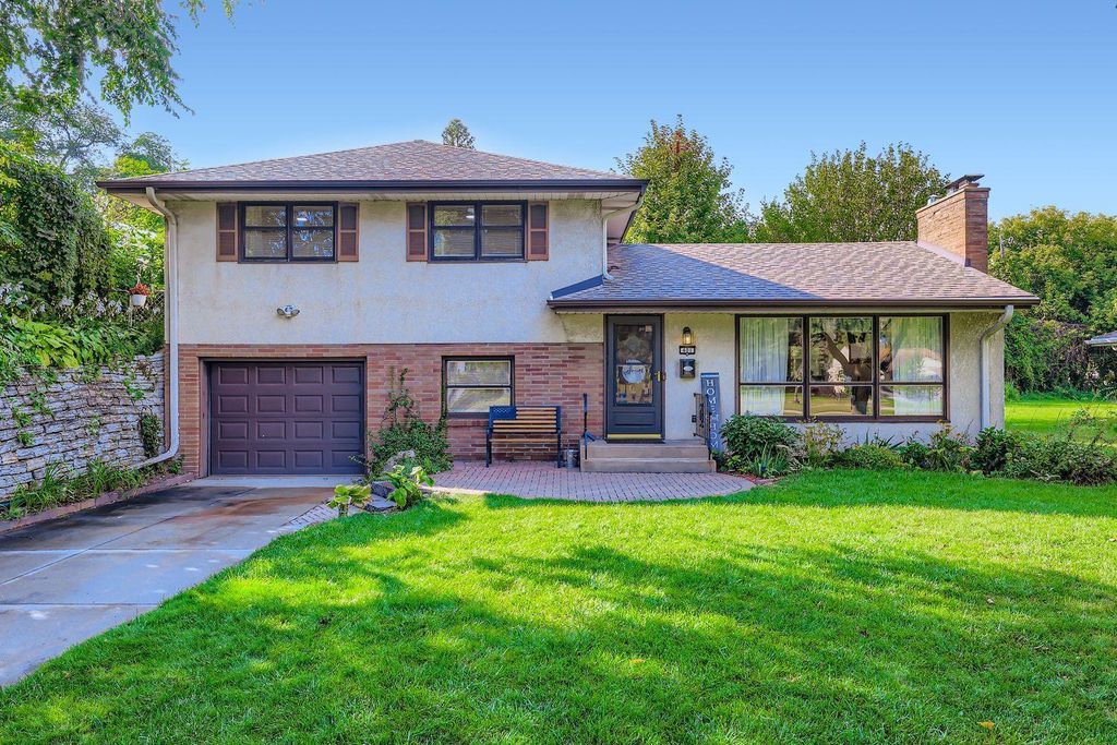 401 Johnson Parkway, Saint Paul, MN 55106