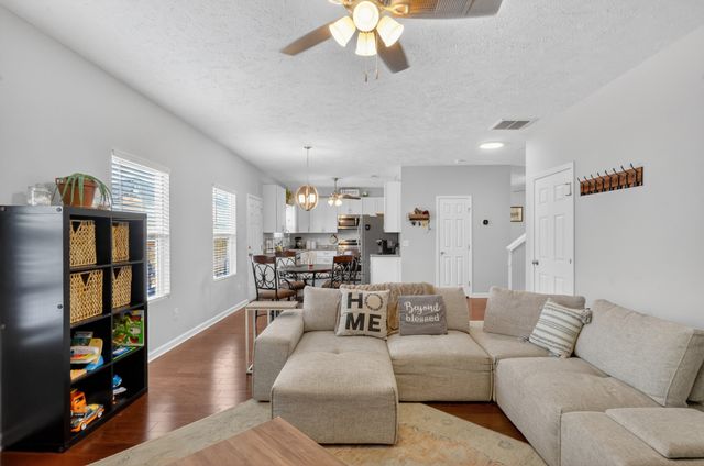 76 Suggs Dr, Lebanon, TN 37087