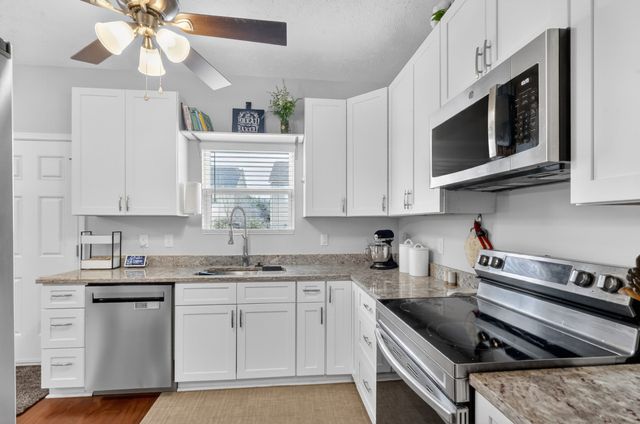 76 Suggs Dr, Lebanon, TN 37087