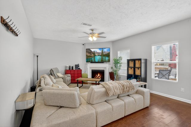 76 Suggs Dr, Lebanon, TN 37087