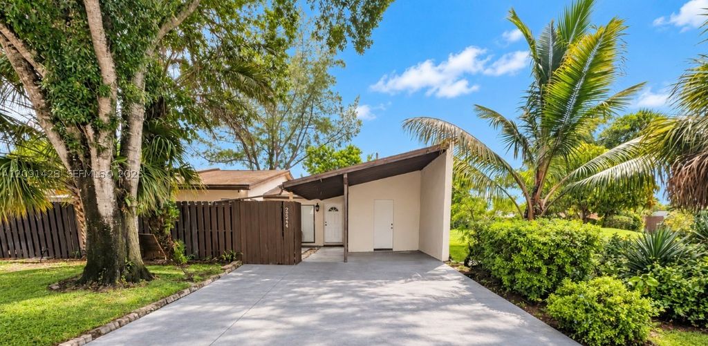 22344 Palomita Dr 22344, Boca Raton, FL 33428