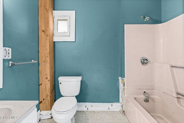 1526 5th Avenue, Watervliet, NY 12189