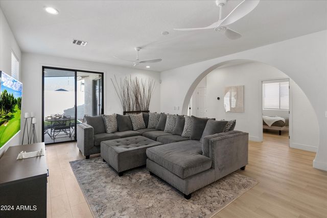 1084 E SUSAN Lane, Tempe, AZ 85288