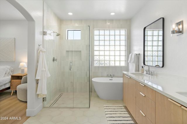 1084 E SUSAN Lane, Tempe, AZ 85288