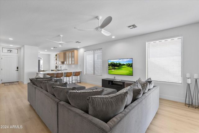 1084 E SUSAN Lane, Tempe, AZ 85288