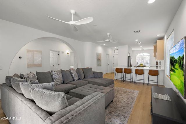 1084 E SUSAN Lane, Tempe, AZ 85288