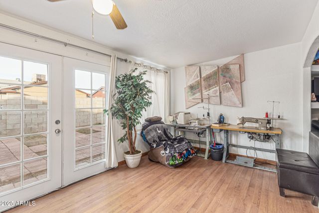 6718 W CATALINA Drive, Phoenix, AZ 85033