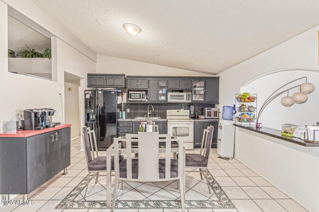 6718 W CATALINA Drive, Phoenix, AZ 85033