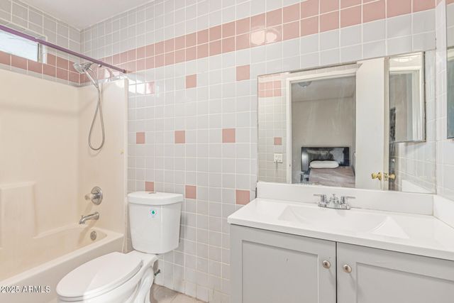 6718 W CATALINA Drive, Phoenix, AZ 85033