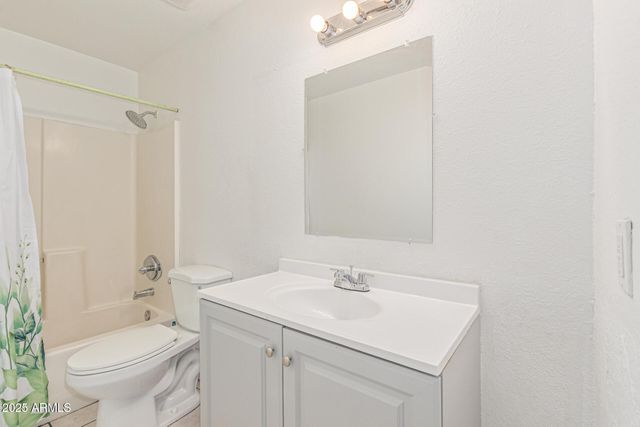 6718 W CATALINA Drive, Phoenix, AZ 85033