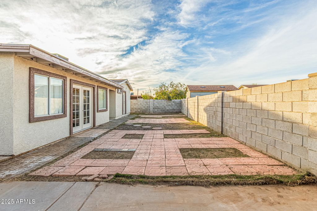 6718 W CATALINA Drive, Phoenix, AZ 85033