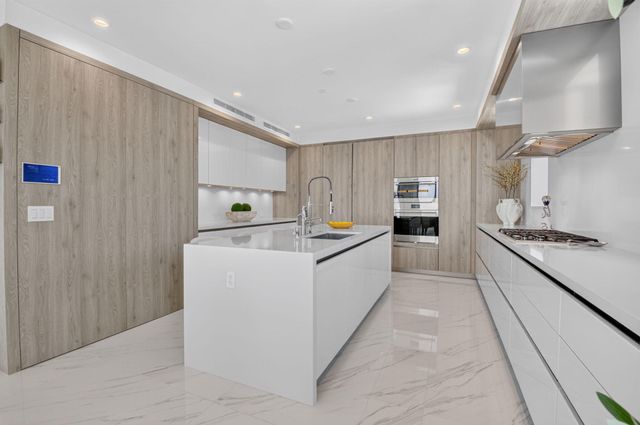 495 E Royal Palm Road 601, Boca Raton, FL 33432