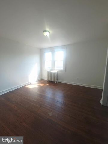 154 N CAROL BLVD, Upper Darby, PA 19082