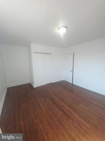 154 N CAROL BLVD, Upper Darby, PA 19082