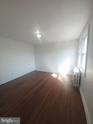 154 N CAROL BLVD, Upper Darby, PA 19082