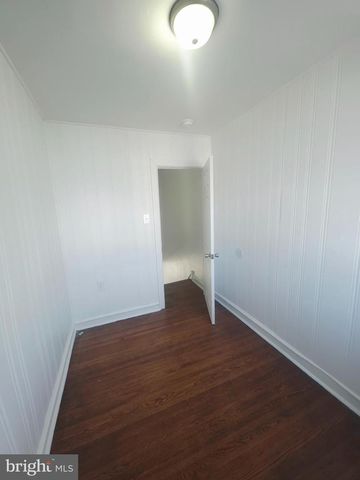 154 N CAROL BLVD, Upper Darby, PA 19082