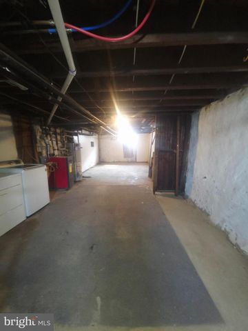 154 N CAROL BLVD, Upper Darby, PA 19082