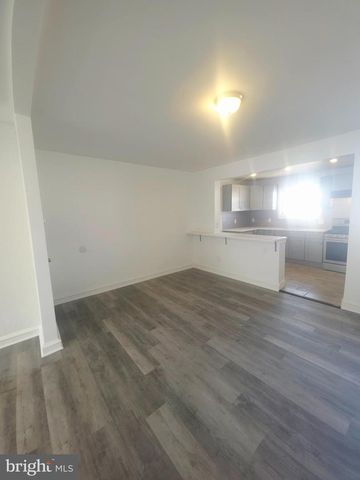 154 N CAROL BLVD, Upper Darby, PA 19082