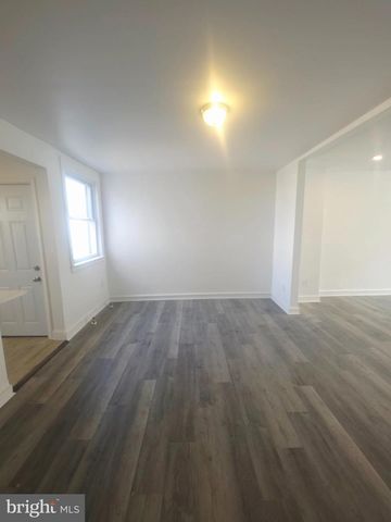 154 N CAROL BLVD, Upper Darby, PA 19082