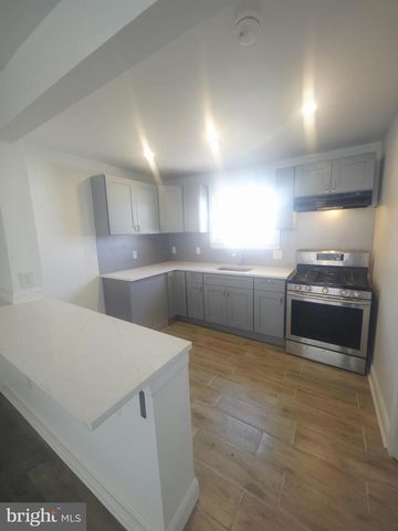 154 N CAROL BLVD, Upper Darby, PA 19082