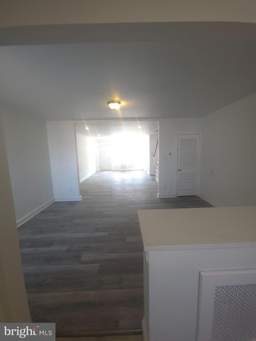 154 N CAROL BLVD, Upper Darby, PA 19082