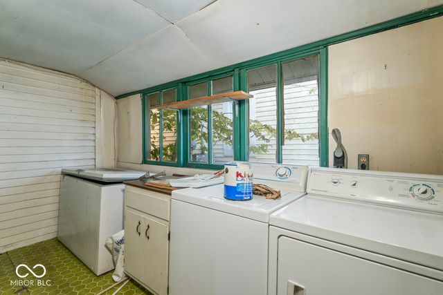 917 S 15th Street, New Castle, IN 47362