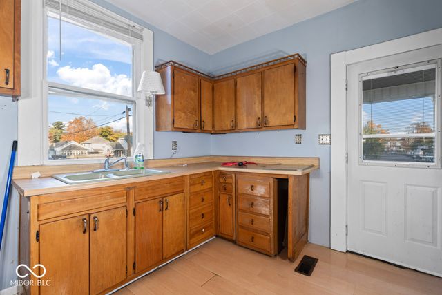 917 S 15th Street, New Castle, IN 47362