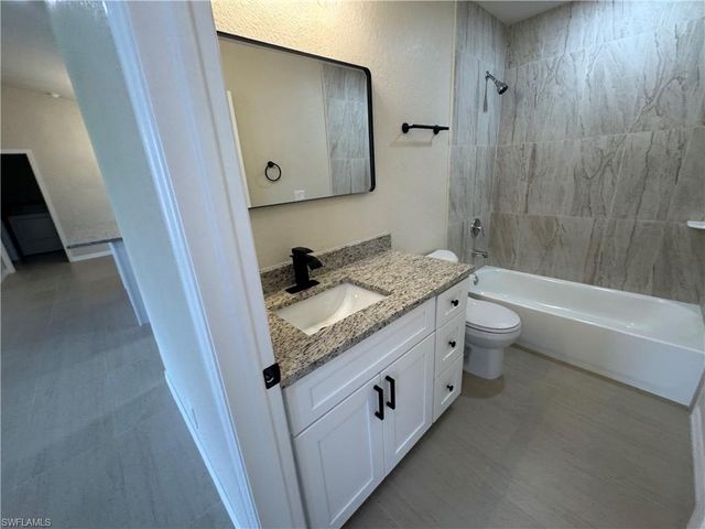4426 SW Santa Barbara PL, Cape Coral, FL 33914
