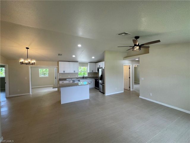 4426 SW Santa Barbara PL, Cape Coral, FL 33914