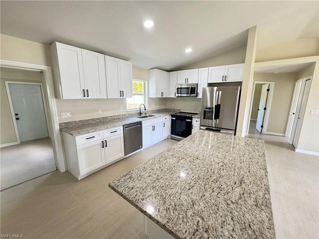 4426 SW Santa Barbara PL, Cape Coral, FL 33914