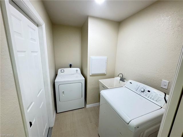 4426 SW Santa Barbara PL, Cape Coral, FL 33914