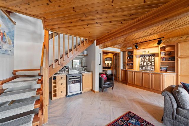 4 Dartmouth ROAD, Williams Bay, WI 53191