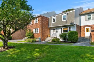 6 Loring Hills Ave D3, Salem, MA 01970