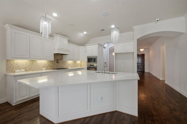 12908 Holbrook Drive, Farmers Branch, TX 75234