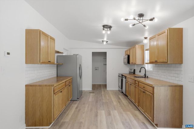 144 ALEX DR, Louisa, VA 23093