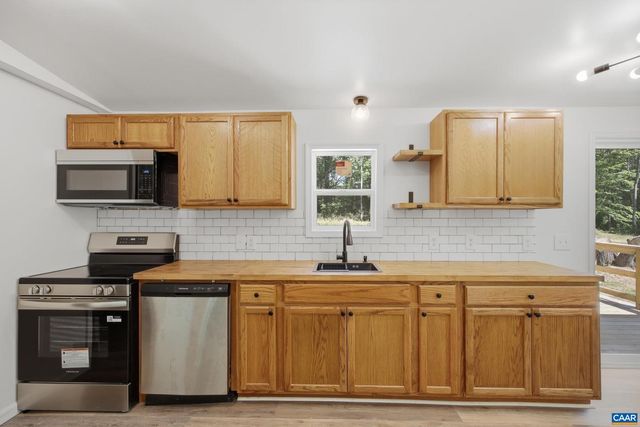 144 ALEX DR, Louisa, VA 23093