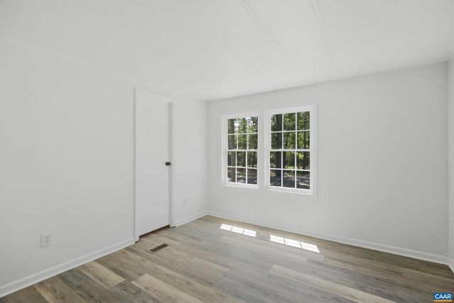 144 ALEX DR, Louisa, VA 23093