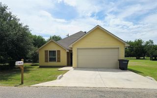 5402 Arrowhead Drive, Granbury, TX 76048