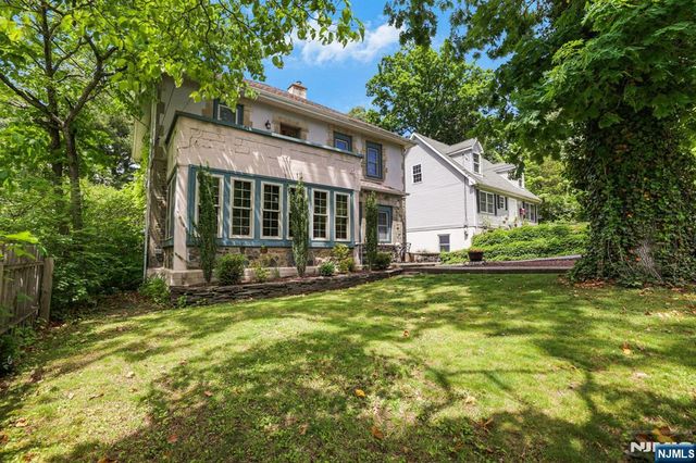 26 Maple Road, Ringwood, NJ 07456