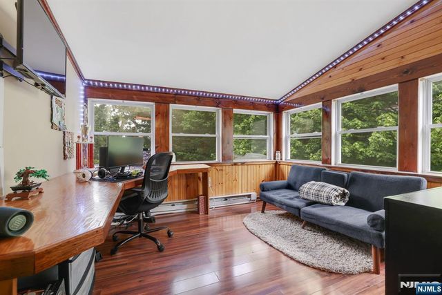 26 Maple Road, Ringwood, NJ 07456